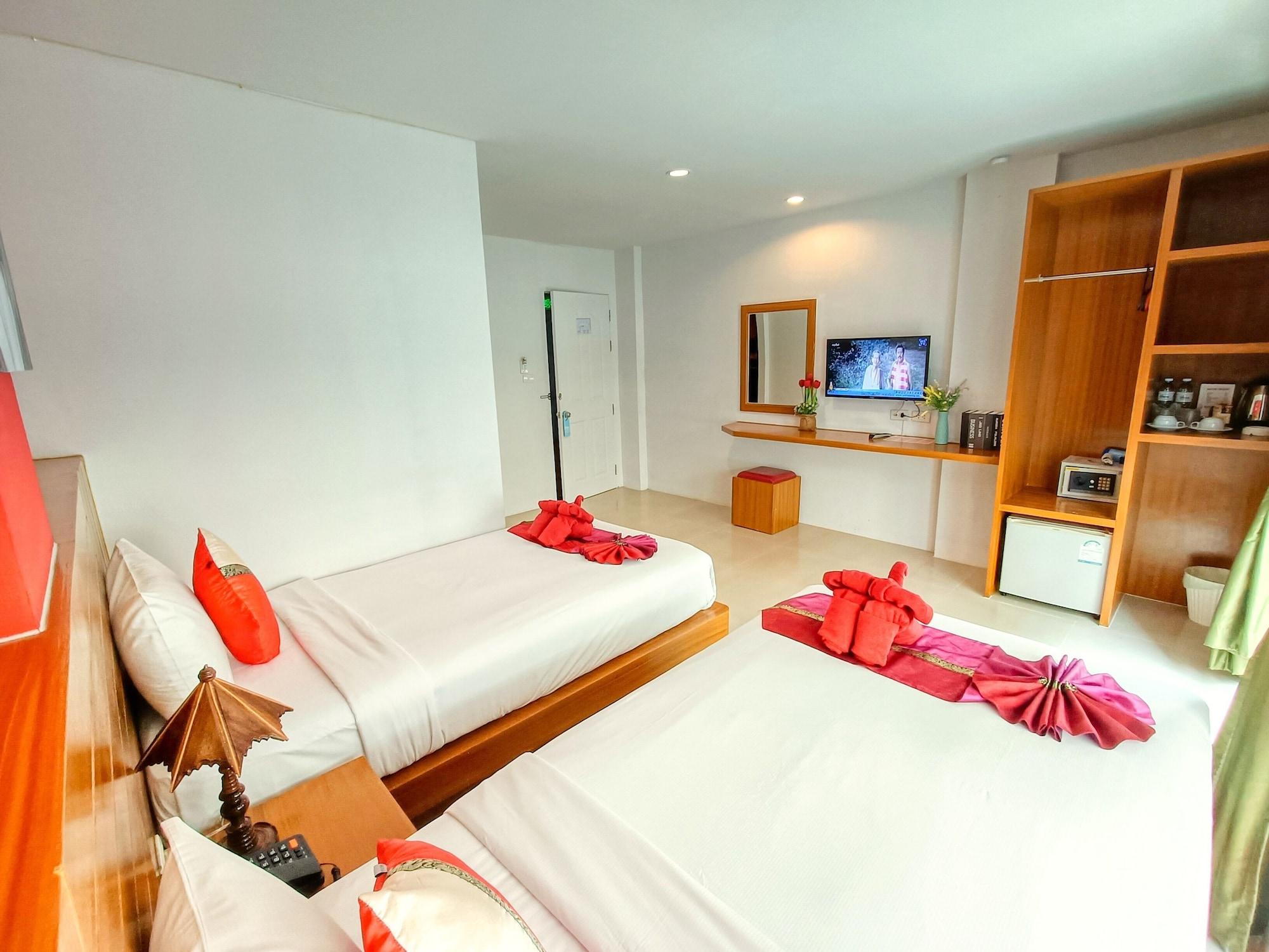 PJ Patong Resortel Exterior foto